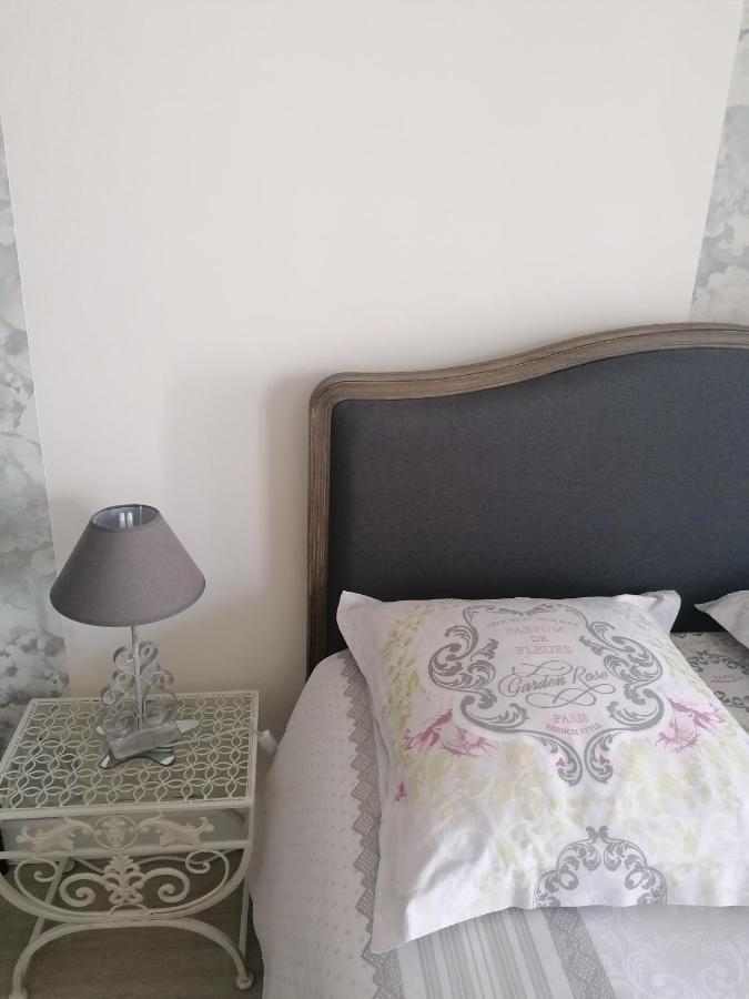 Chambre D'Hotes Esprit De Famille Landreville Exteriör bild